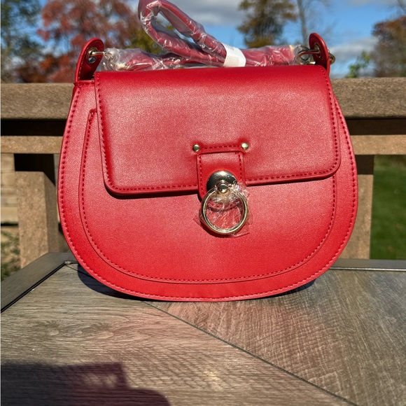 NWT Badgley Mischka Red Saddle Purse Vegan Leather Crossbody Purse - Picture 2 of 10